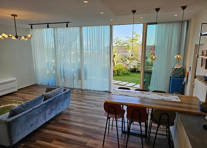 Olive Coast Vakantiehuis Palase